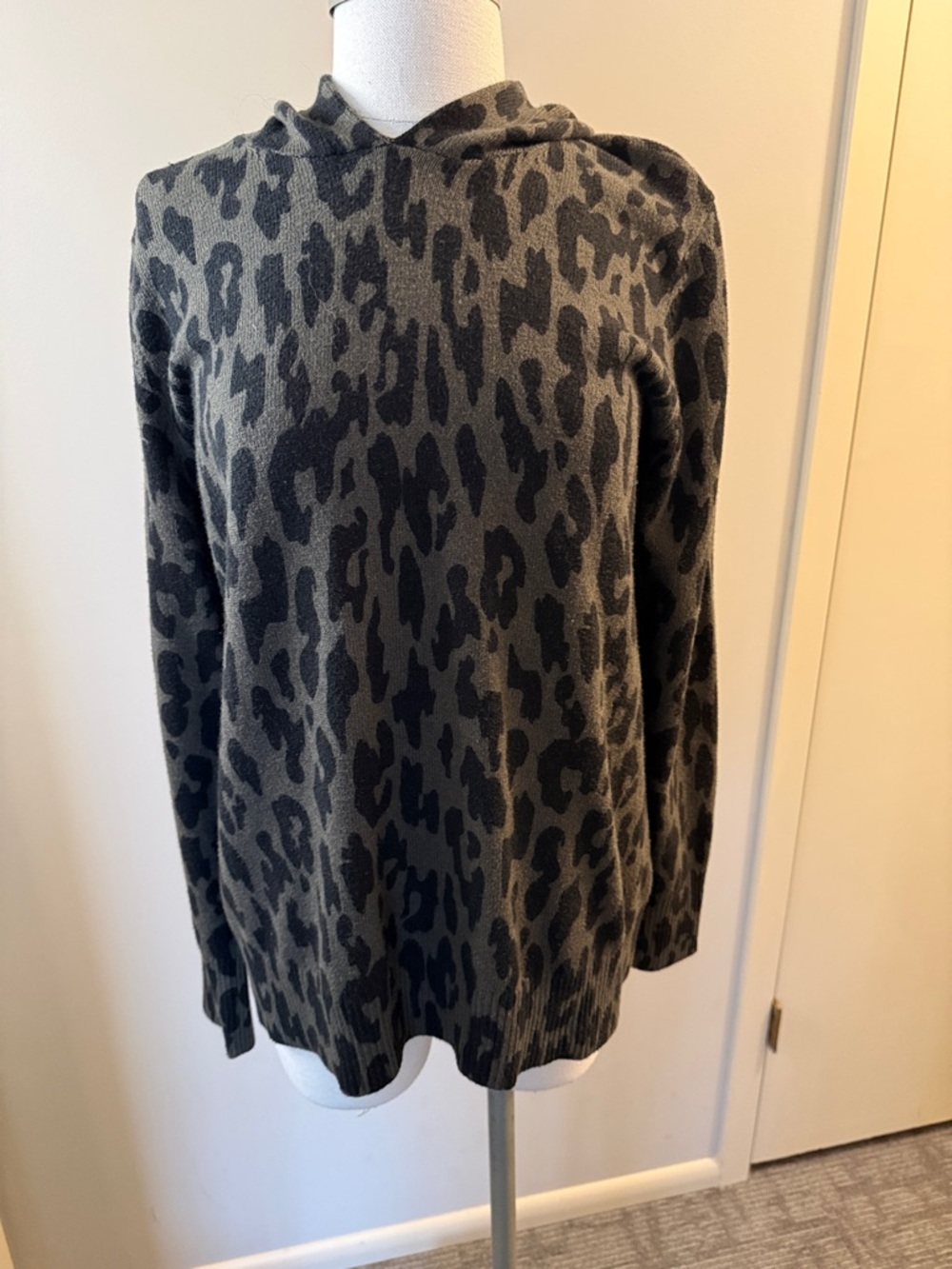 J. Jill Women's Leopard Print Crewneck Sweater - Green Black - Picture 6 of 8